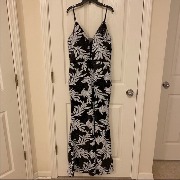 Betsy & Adam Floral Sequin Gown in Black/White 6 - Picture 3 of 10